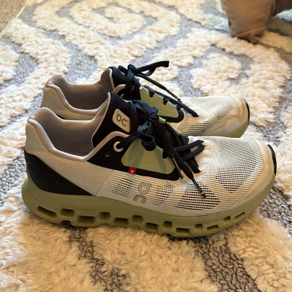 On Cloud Cloudstratus Swiss Engineering Women’s Size 7.5 Running Shoes